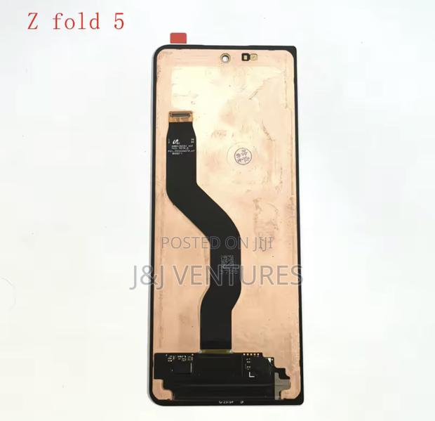 Galaxy Z Fold 5 Screen · Photo 2