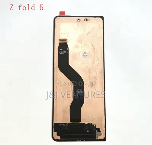 Galaxy Z Fold 5 Screen · Photo 3