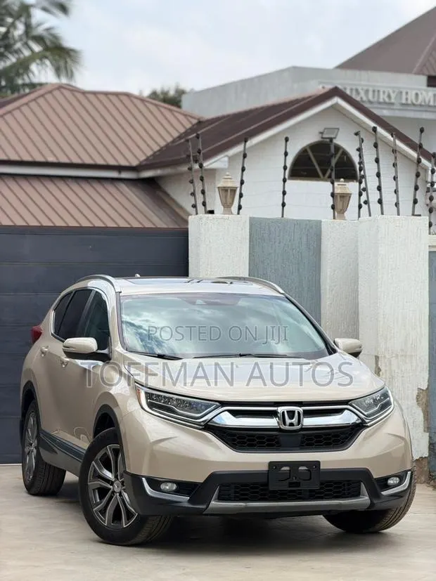 Honda CR-V Touring AWD 2019 Beige · Photo 1