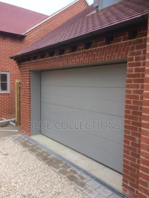 16×8 Garage Door · Photo 1
