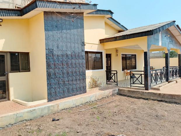 5bdrm House in Baatsonaa Total Area, Spintex for rent · Photo 1