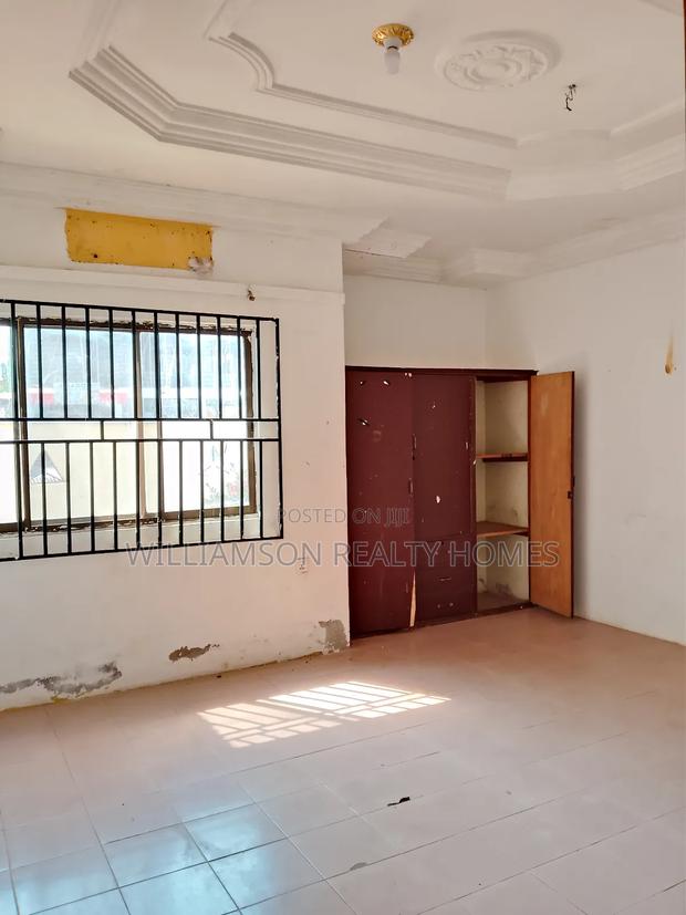 5bdrm House in Baatsonaa Total Area, Spintex for rent · Photo 5
