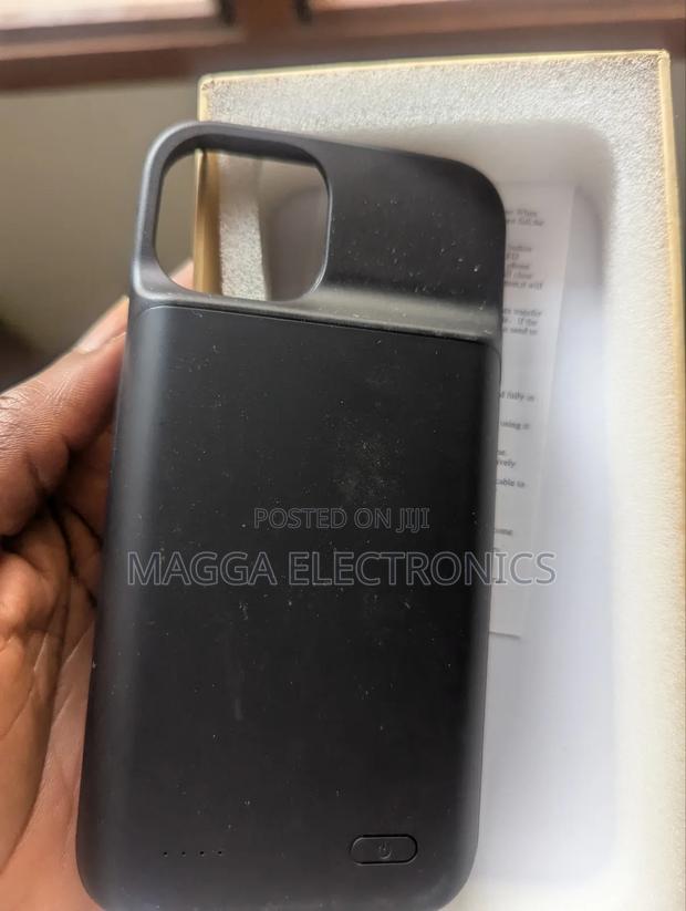 iPhone 14 Smart Case · Photo 2