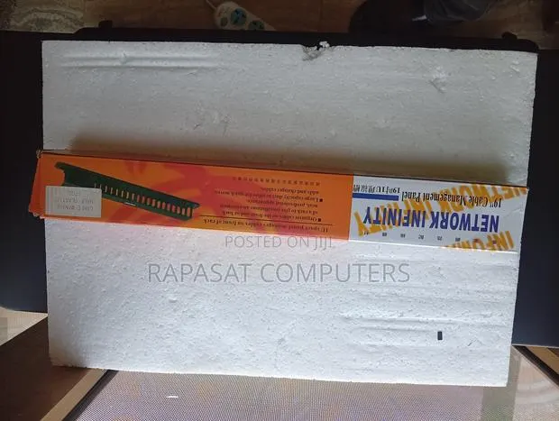19'' 1u Cable Manager · Photo 1