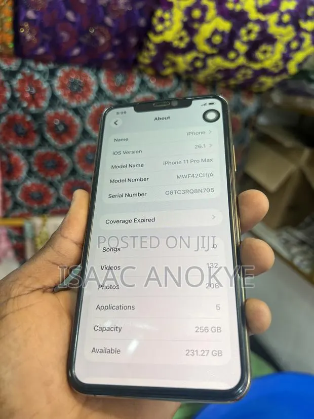 Apple iPhone 11 Pro Max 256 GB Gold · Photo 1