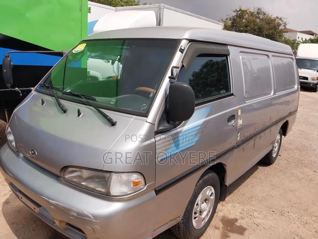 Hyundai H-100 2004 Silver · Photo 5