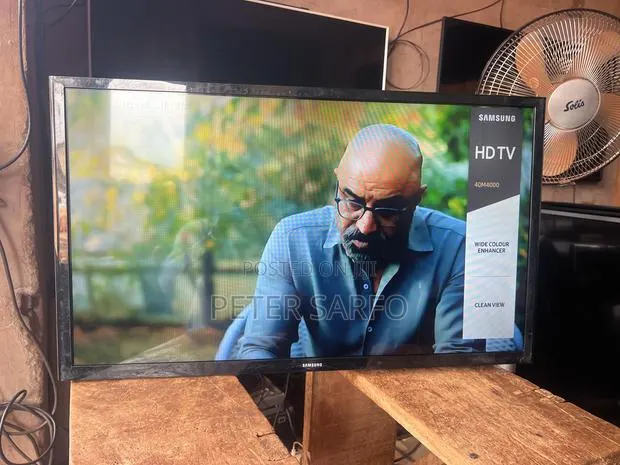 Samsung Slim 32 Inch · Photo 1