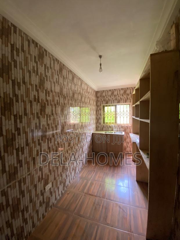 Chamber N Hall Sc for Rent at Adenta Frafraha. · Photo 4
