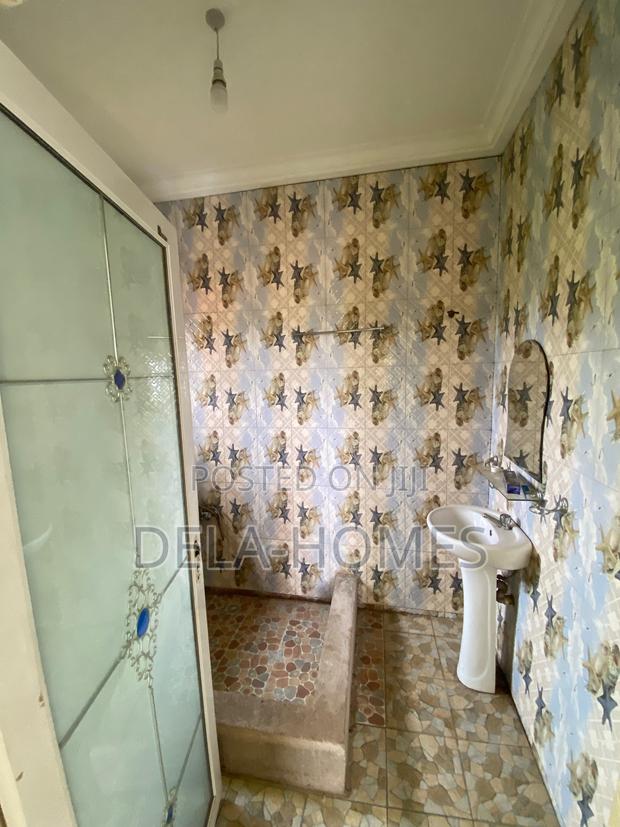 Chamber N Hall Sc for Rent at Adenta Frafraha. · Photo 5