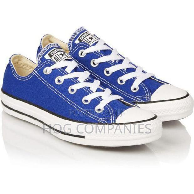 Blue Chuck Taylor Converse Canvas in Accra- Fast Delivery in 2 Hours · Photo 1