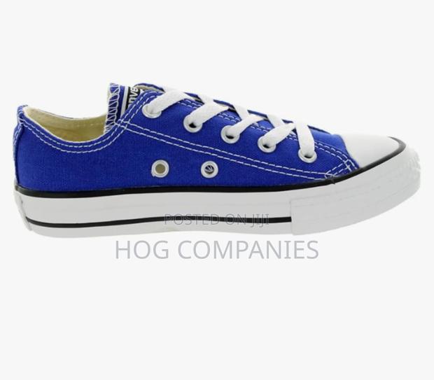 Blue Chuck Taylor Converse Canvas in Accra- Fast Delivery in 2 Hours · Photo 2