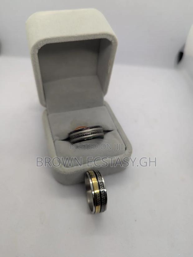 Versace Round Rings · Photo 1
