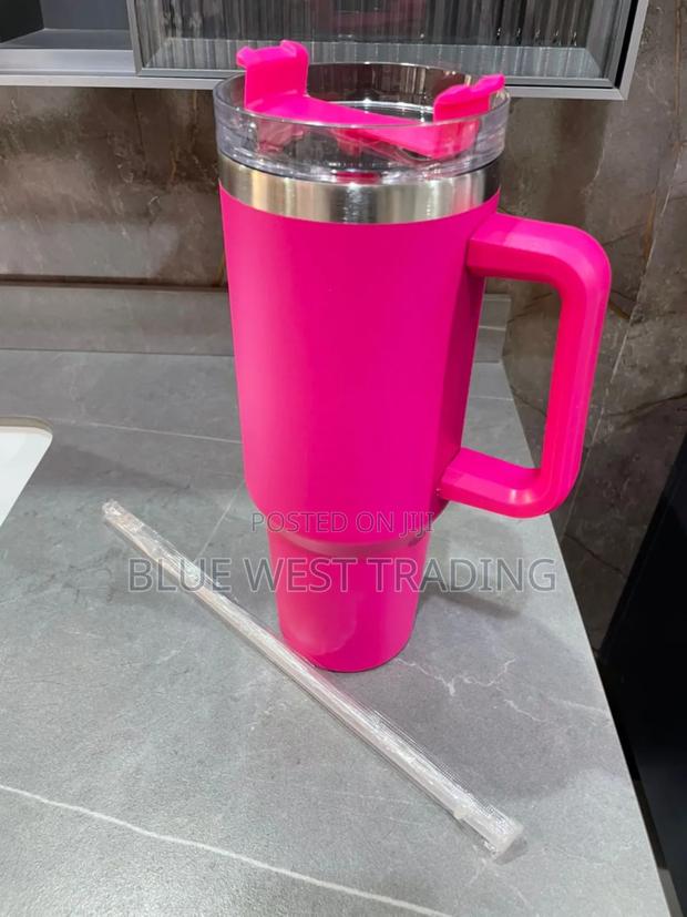 Stanley Cup Pink (Replica) · Photo 3