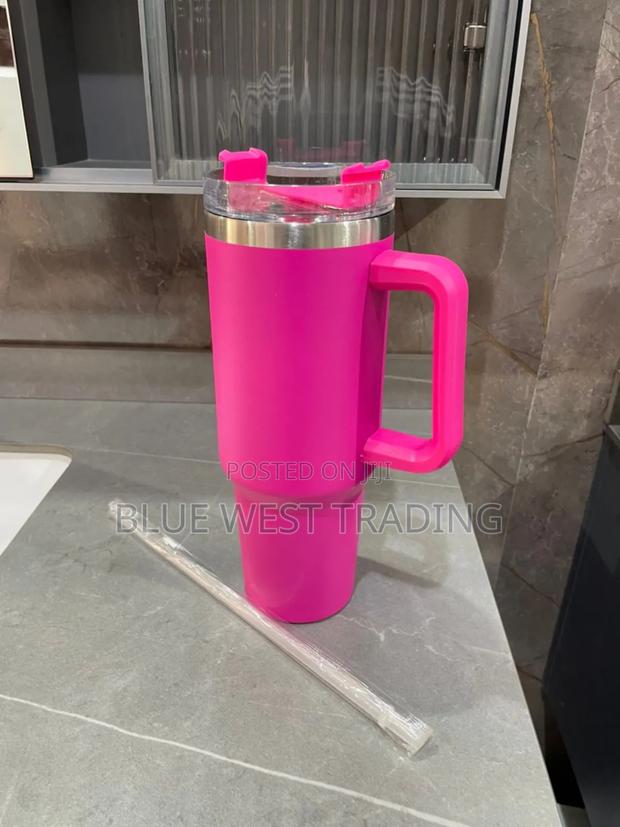 Stanley Cup Pink (Replica) · Photo 4