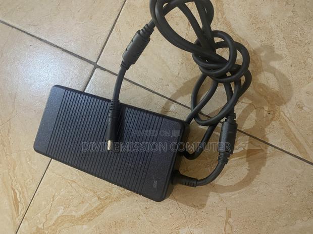 Dell Alienware Laptop Adapter/Charger 330w,19.5v~16.92a · Photo 8