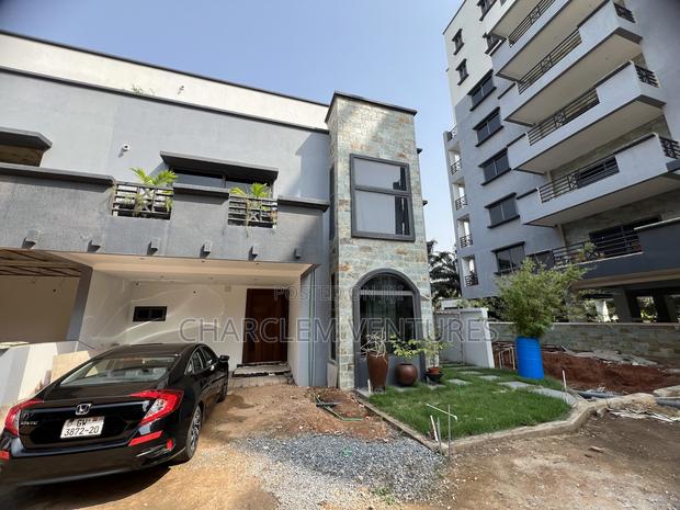 Newly Built 4-bedroom Townhouse At Airport Residential Area · Photo 2