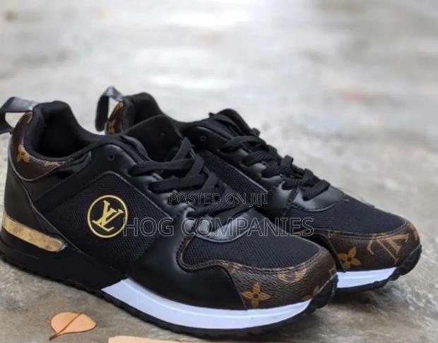Louis Vuitton Women Sneakers · Photo 1