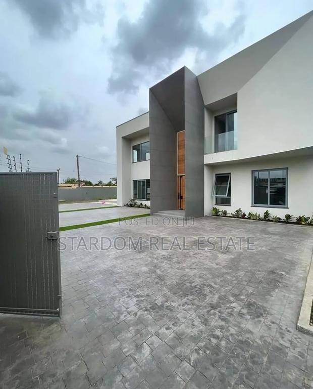 4bdrm Duplex in Lagos Avenue, East Legon for sale · Photo 1