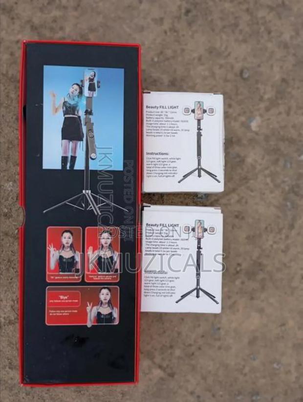 Selfie Stick_ Tracking Gimbal_ Dual Lamp_ Q515tk · Photo 7