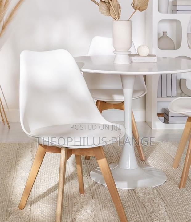 Scandy Pyramid Nordic Chair · Photo 1