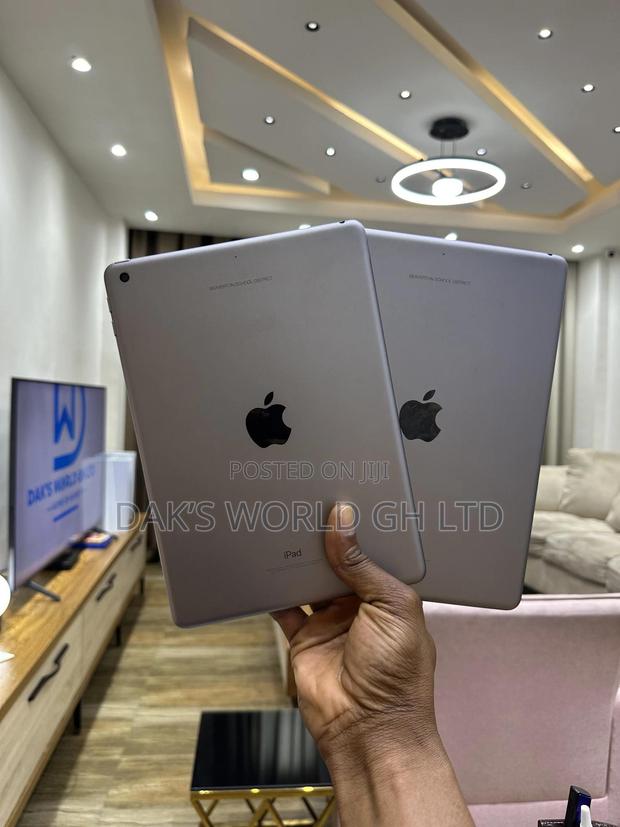 Apple iPad 9.7 32 GB Green · Photo 2
