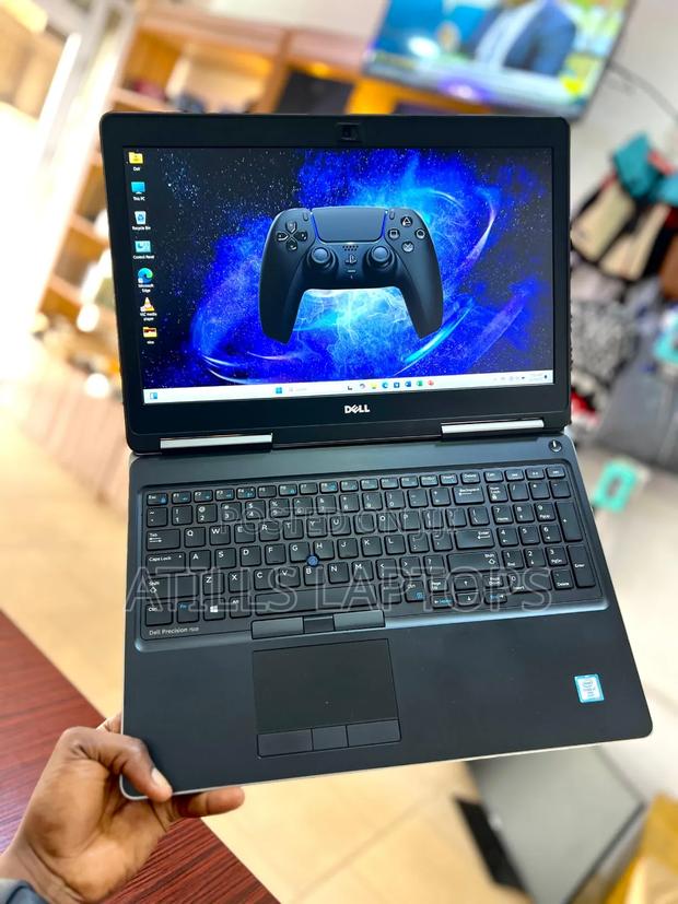 Laptop Dell Precision 7510 32GB Intel Core I7 SSHD+SSD 1.5T · Photo 1