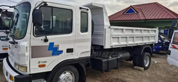 Hyundai 5 Ton Tipper Truck · Photo 1
