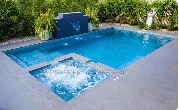 Luxury Swimming Pool Construction · Photo 1