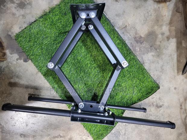 Full Motion Tv Wall Mount 26 to 55 Inches Tv · Photo 3