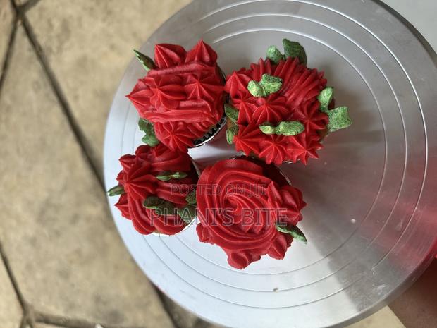 Vals Day Cupcake Available · Photo 1