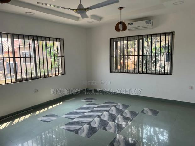 3bdrm House in Bronko Housing, Spintex for rent · Photo 5