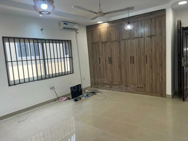 3bdrm House in Bronko Housing, Spintex for rent · Photo 6