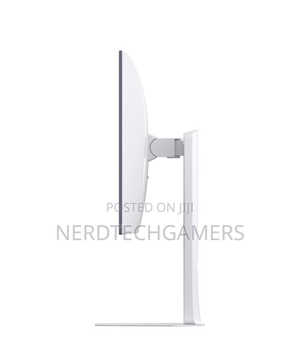 LG 32gs95ue 32-Inch Ultragear Oled Gaming Monitor · Photo 3