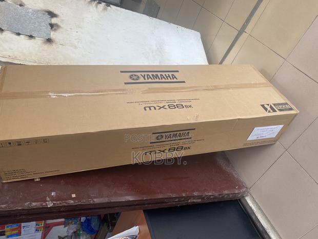 Yamaha Mx88 · Photo 2