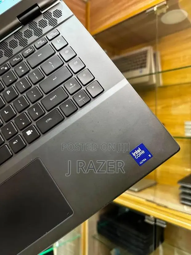 Laptop Alienware M16 R2 16GB Intel Core Ultra 9 SSD 1T · Photo 1