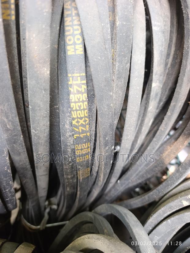 V-Belt B92 17x2337li Industrial v Belts Spare Parts · Photo 1