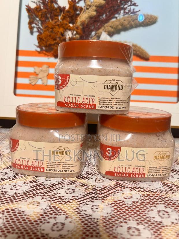 Smooth Diamond Kojic Acid Body Scrub · Photo 1