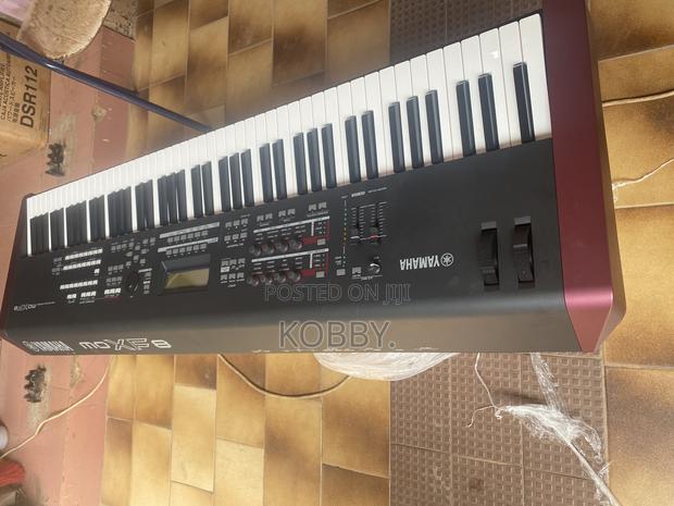 Yamaha Moxf8 · Photo 2