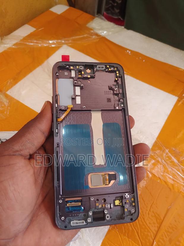 Samsung S22+ Screen · Photo 2