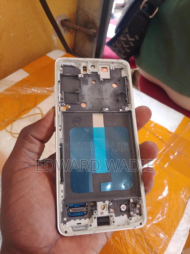 Samsung S21 FE Screen · Photo 4