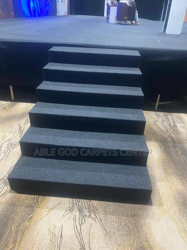 Staircase Carpet / Woolen Carpet for Steps and Platforms · Photo 1