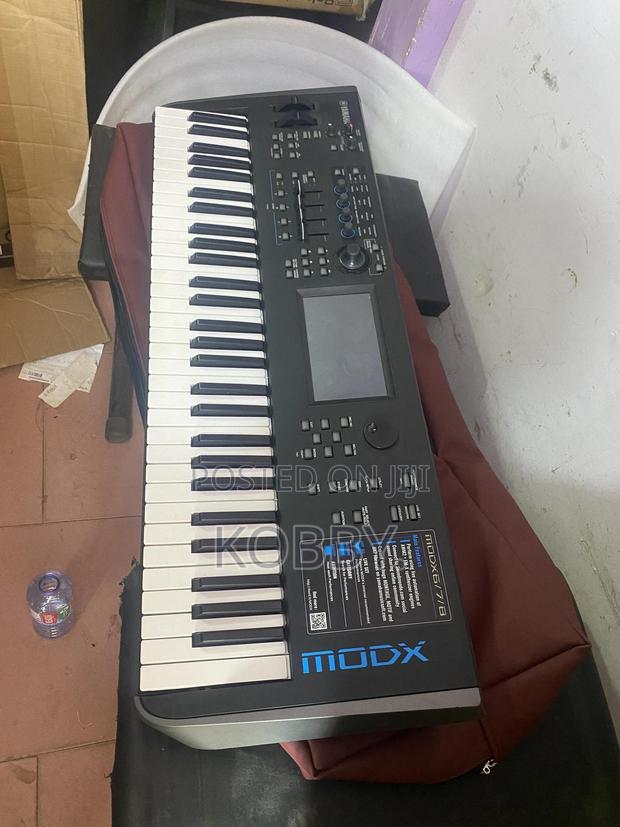 Yamaha Modx6 · Photo 2
