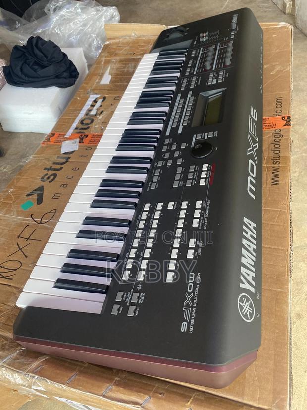 Yamaha Moxf6 · Photo 2
