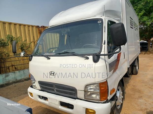Hyundai Mighty Container Manual Engine · Photo 4