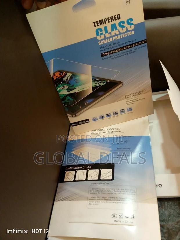 Tablet and iPad Glass Screen Protectors/Guard · Photo 3