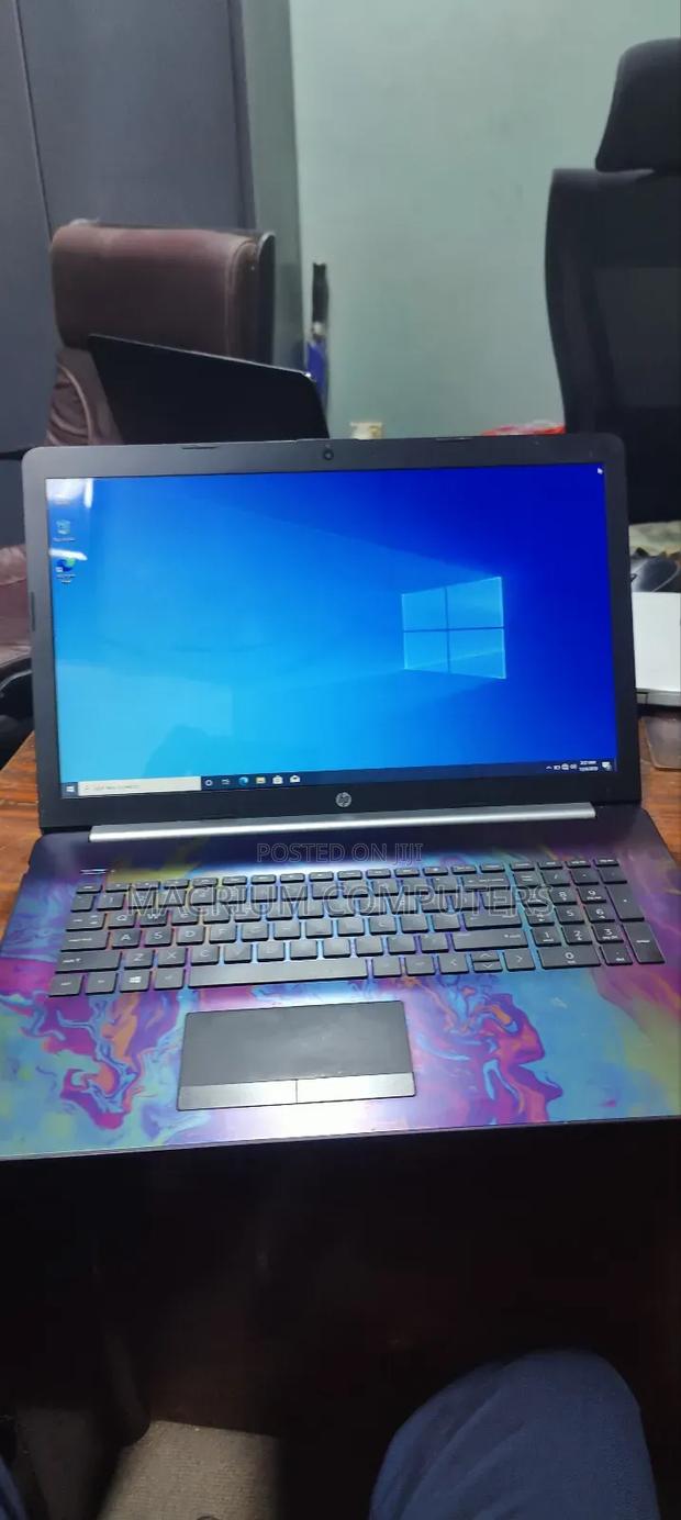 Laptop HP Pavilion 17 8GB AMD Ryzen 5 HDD 500GB · Photo 3