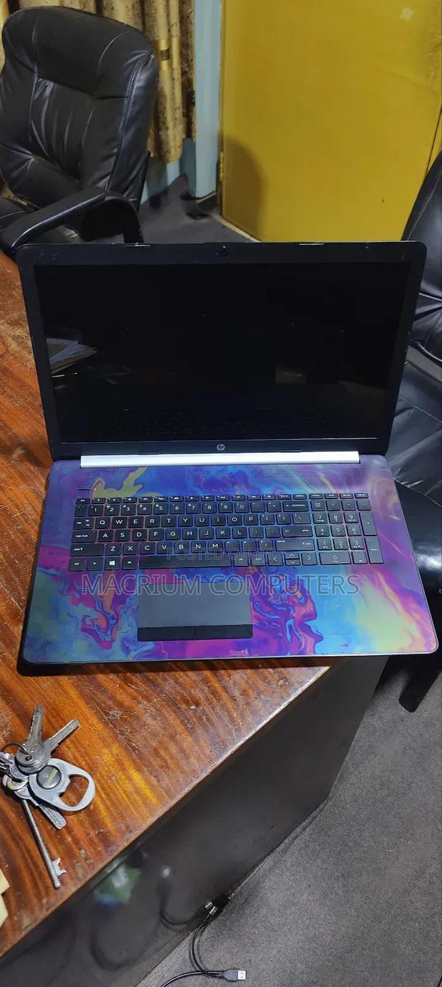 Laptop HP Pavilion 17 8GB AMD Ryzen 5 HDD 500GB · Photo 4