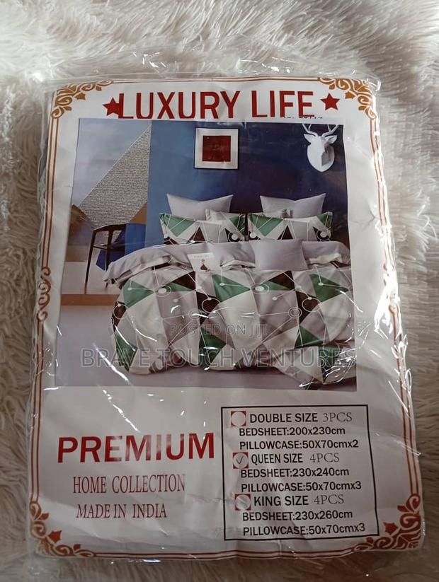Queen Size Bedsheet With 3 Pillow Cases - Green/Brown/White · Photo 1