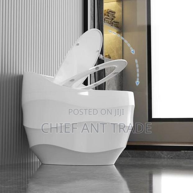 Egg Wc. Toilet Seat. T088 · Photo 1
