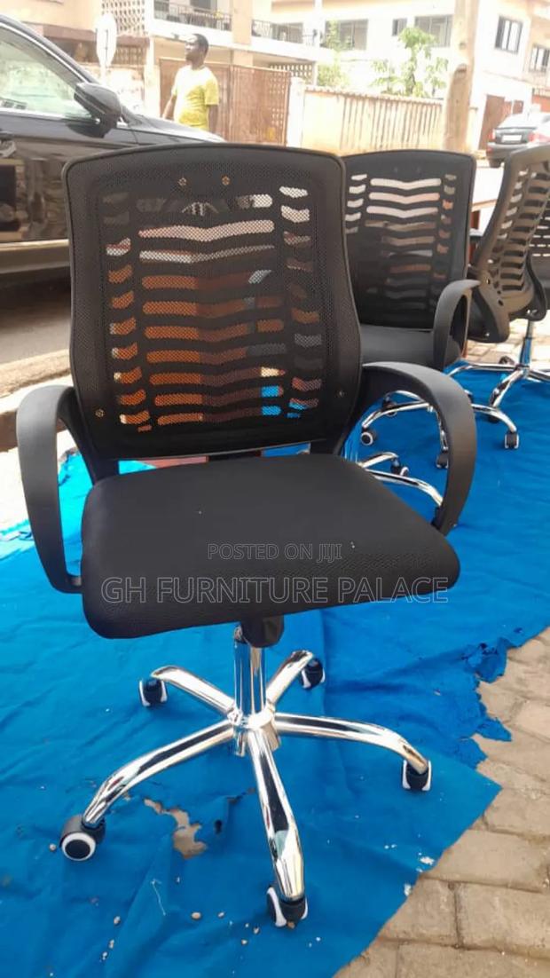 Swevil Chair for Office · Photo 2